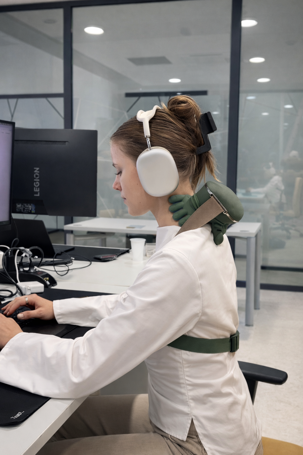 KnottyBuddy™ Hands Free Massager